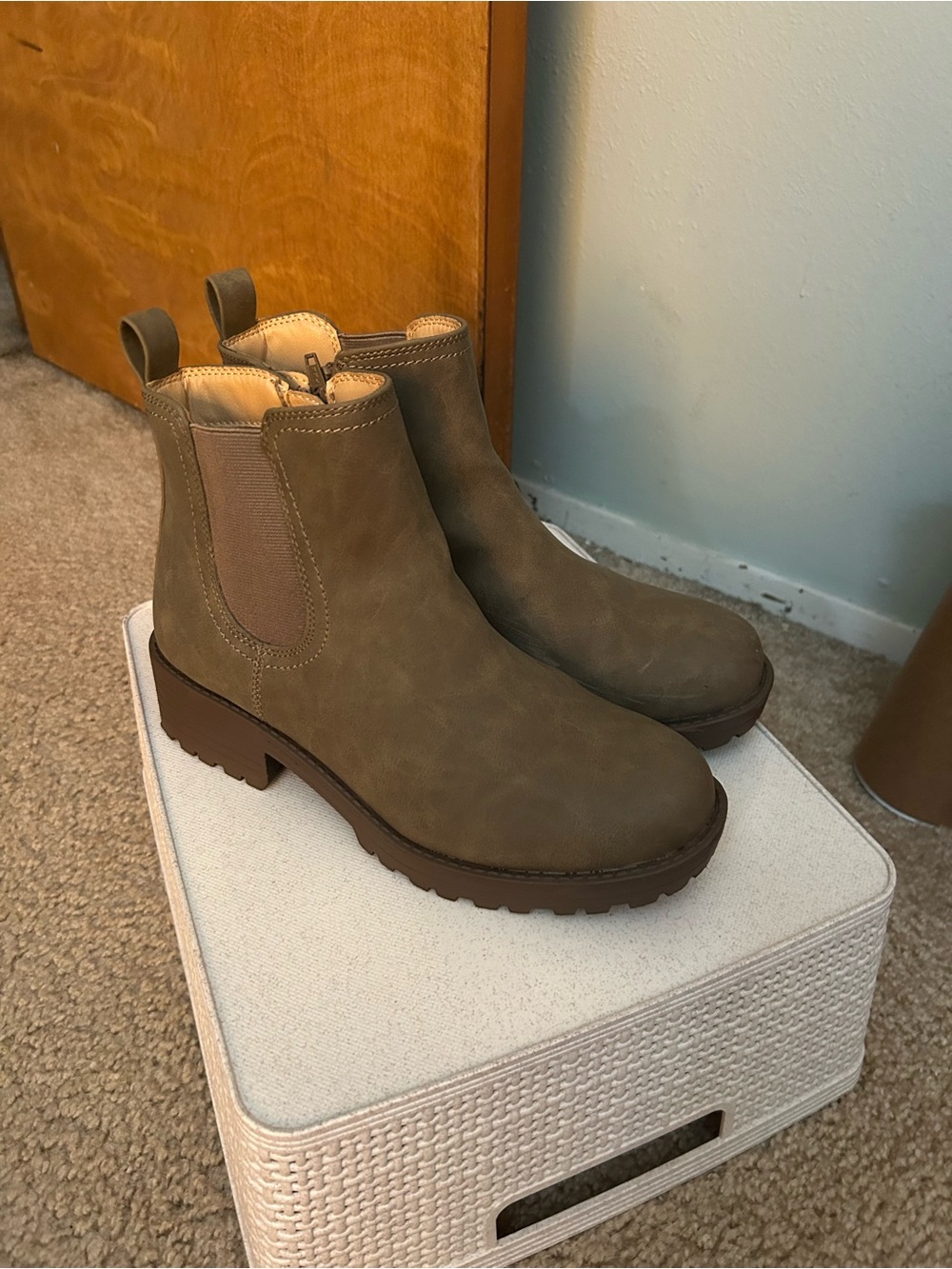 Buffalo David Bitton Olive-Tan Chelsea Lug Ankle Boots